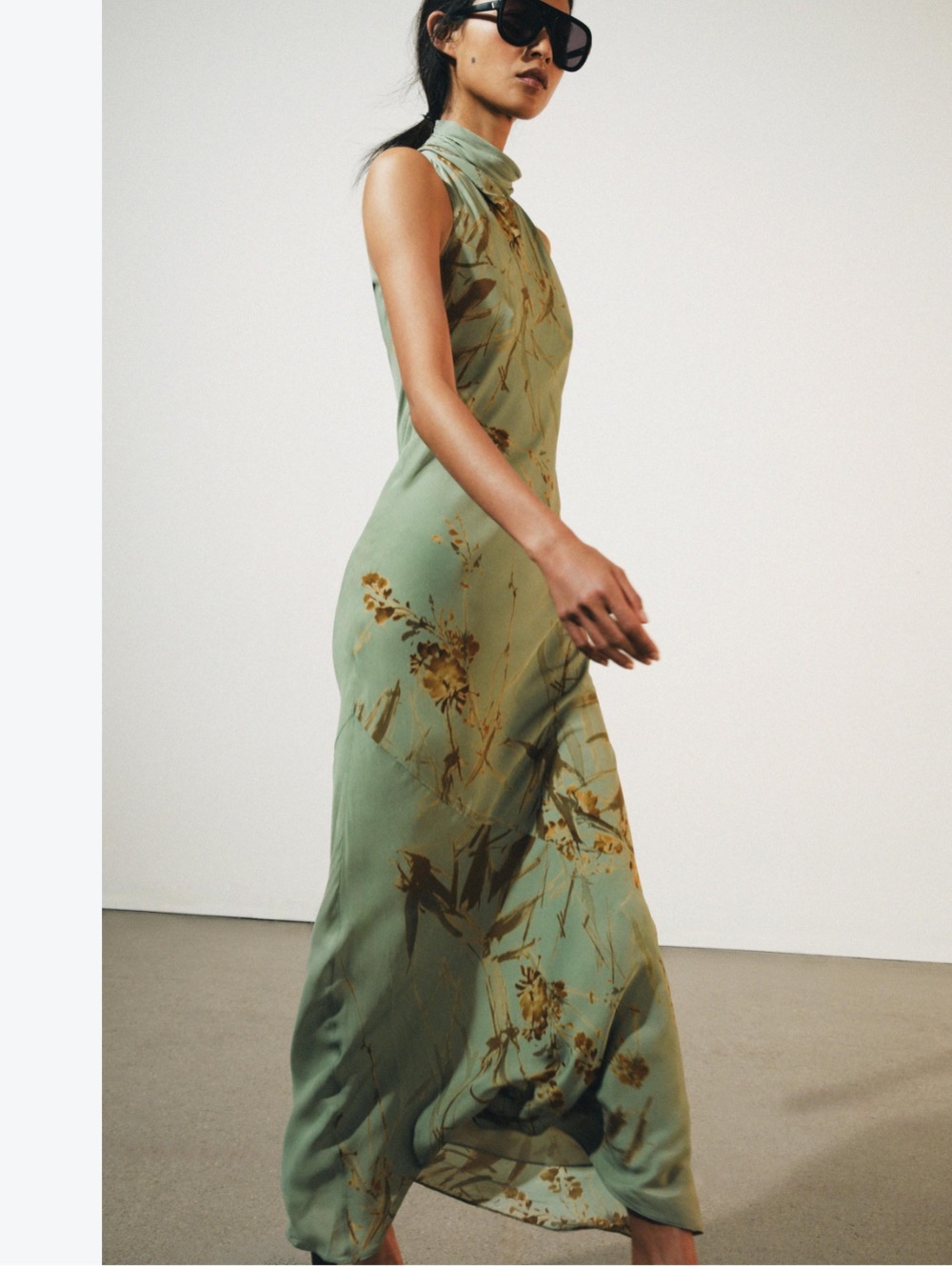ZARA ZW Collection Printed Long Dress Sleeveless Sage Green Floral Halter Maxi L